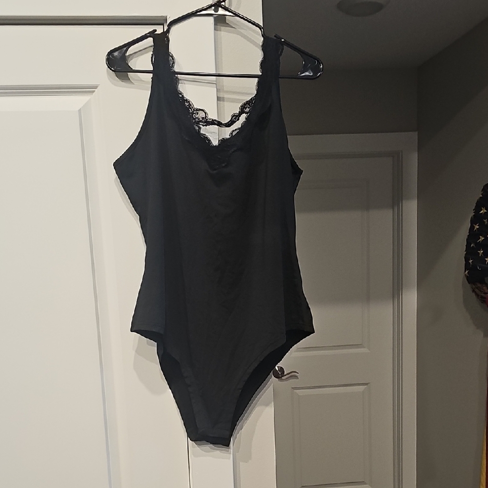 SHEIN Black Lace Trim Bodysuit